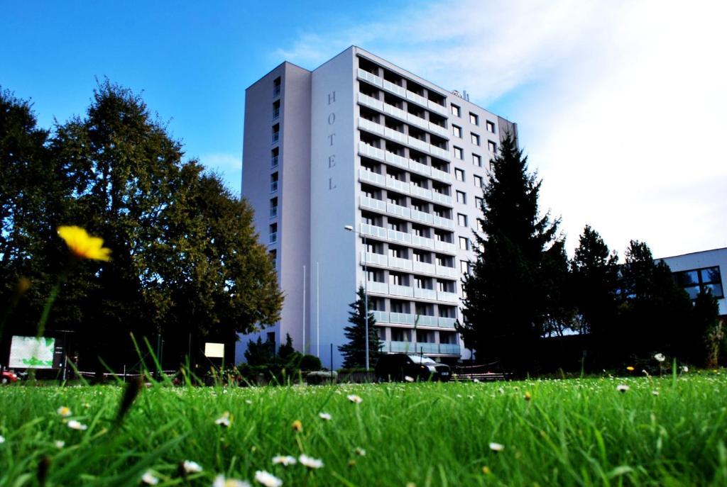 Hotel Patria Trutnov Buitenkant foto