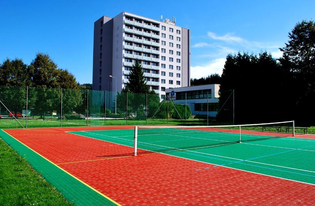 Hotel Patria Trutnov Buitenkant foto